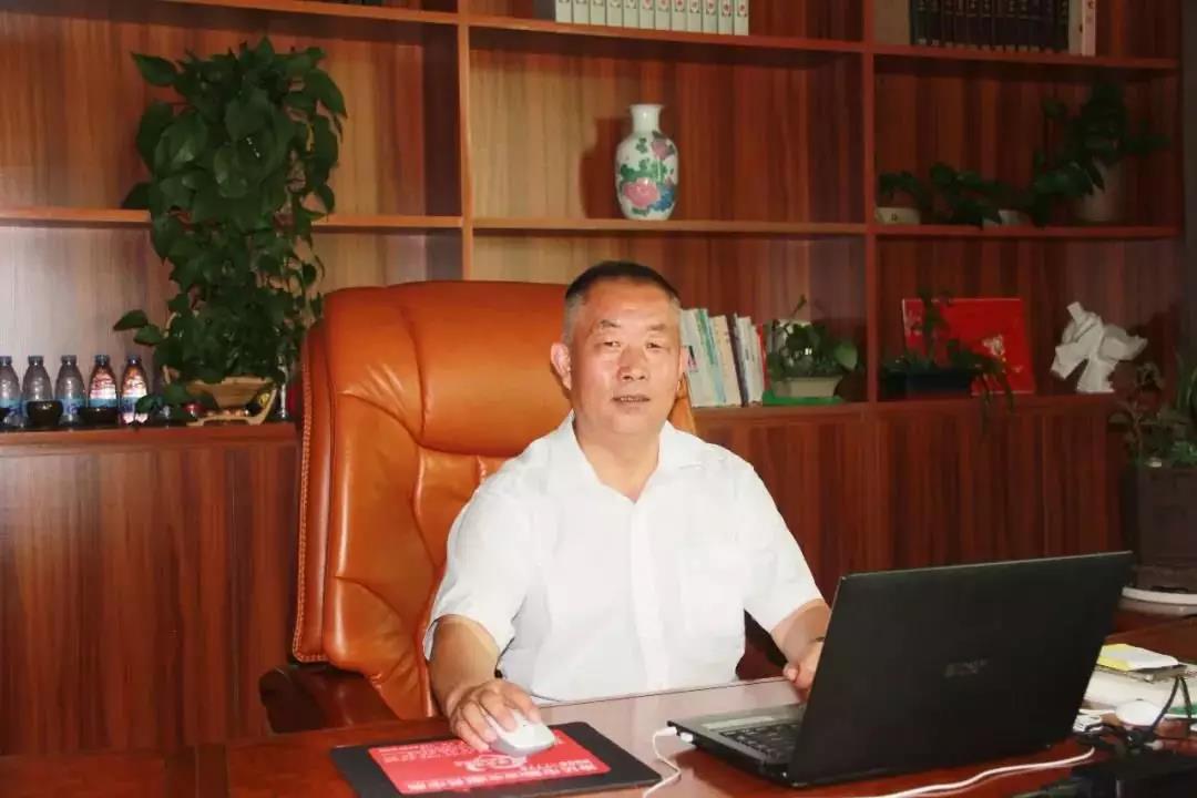 【改變農(nóng)業(yè)40人】王小崗——以農(nóng)貿(mào)市場為核心，推進(jìn)農(nóng)產(chǎn)品精準(zhǔn)扶貧戰(zhàn)略